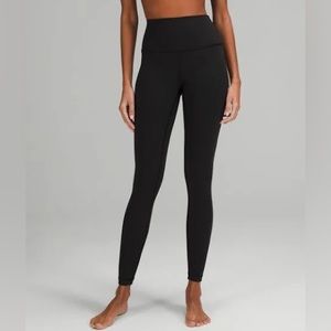 LULULEMON WUNDER UNDER SIZE 8 LEGGINGS 28” inseam